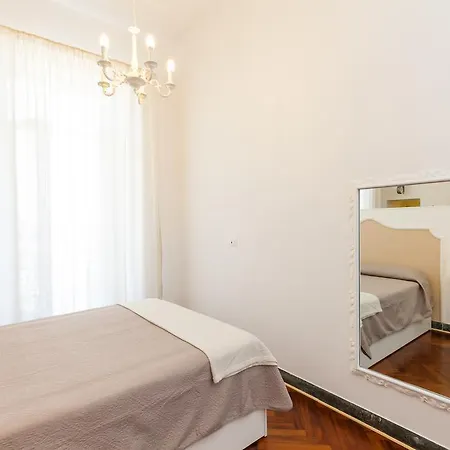 Apartment Garibaldi I Naples